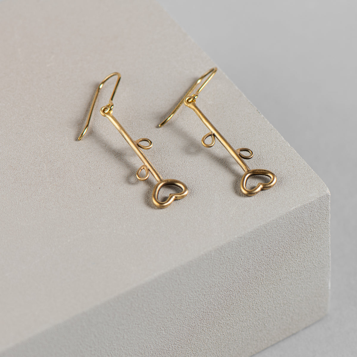 Heartstopper Earrings (gold)