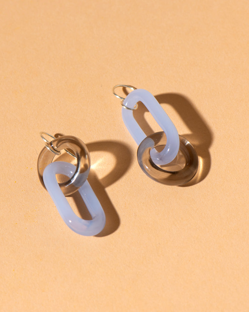 Link Earrings (lilac+smoke)