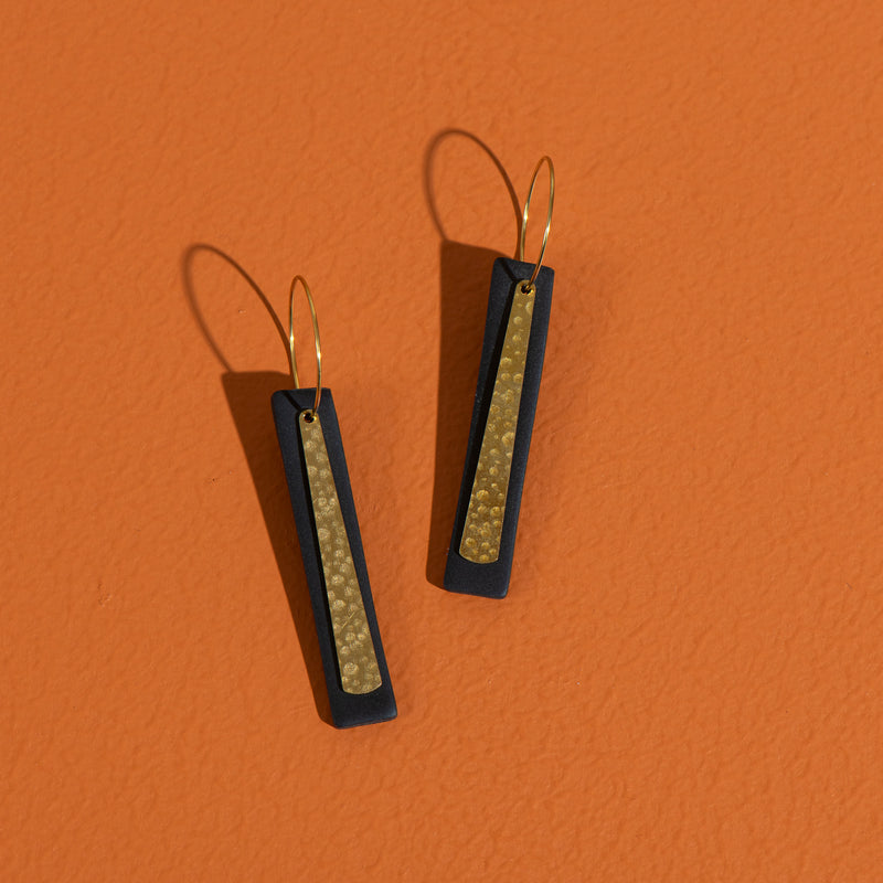 Long Bar + Brass Earring (black)