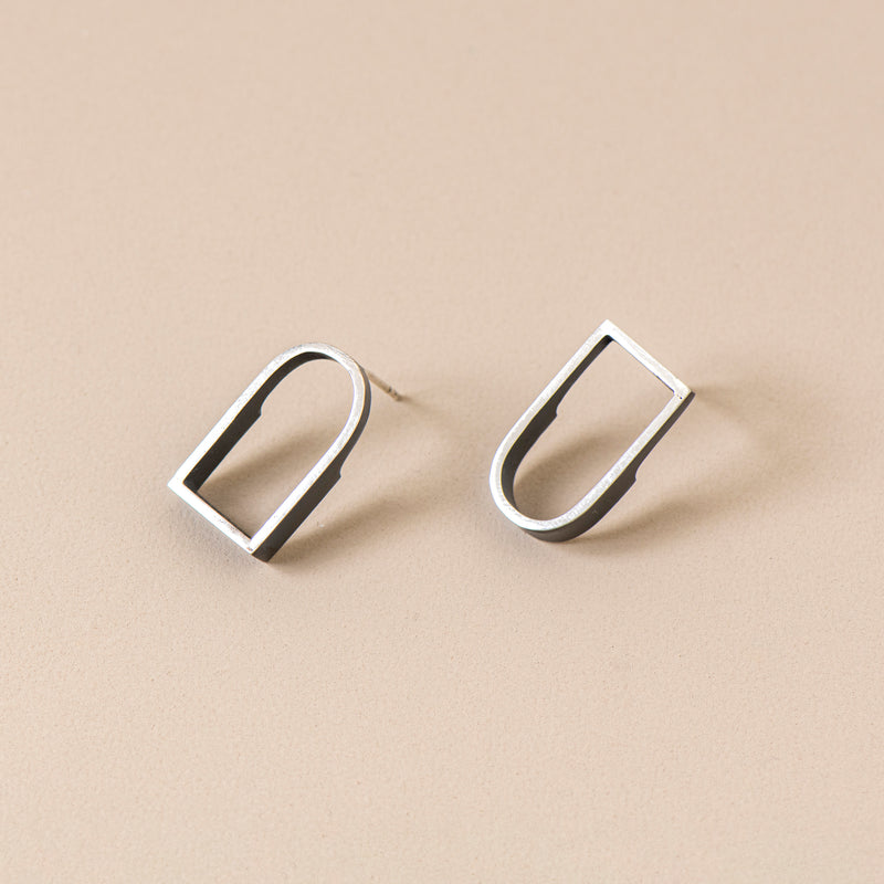 Outline Earrings (sm arch)