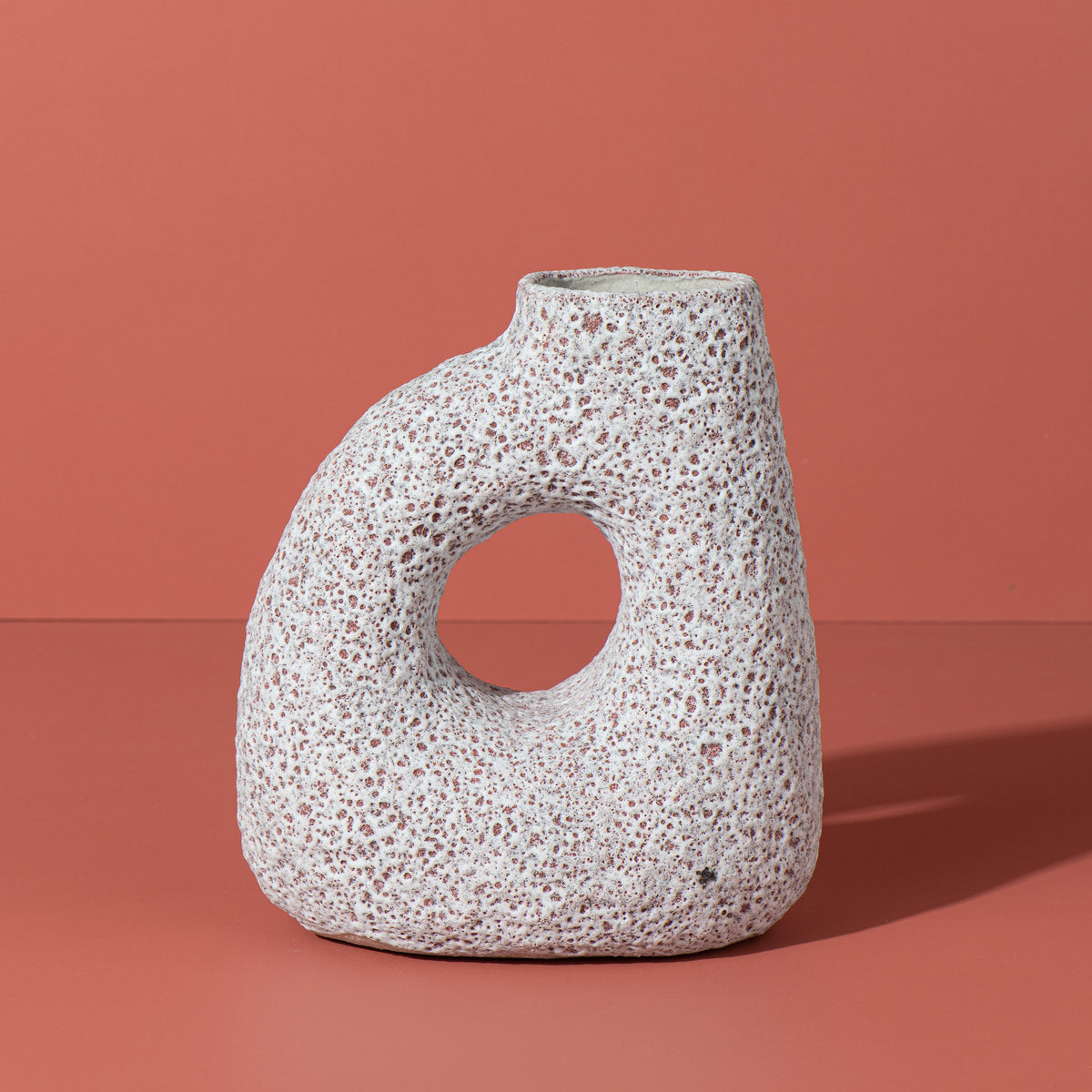 Volcanic &#39;O&#39; Vase (pink)