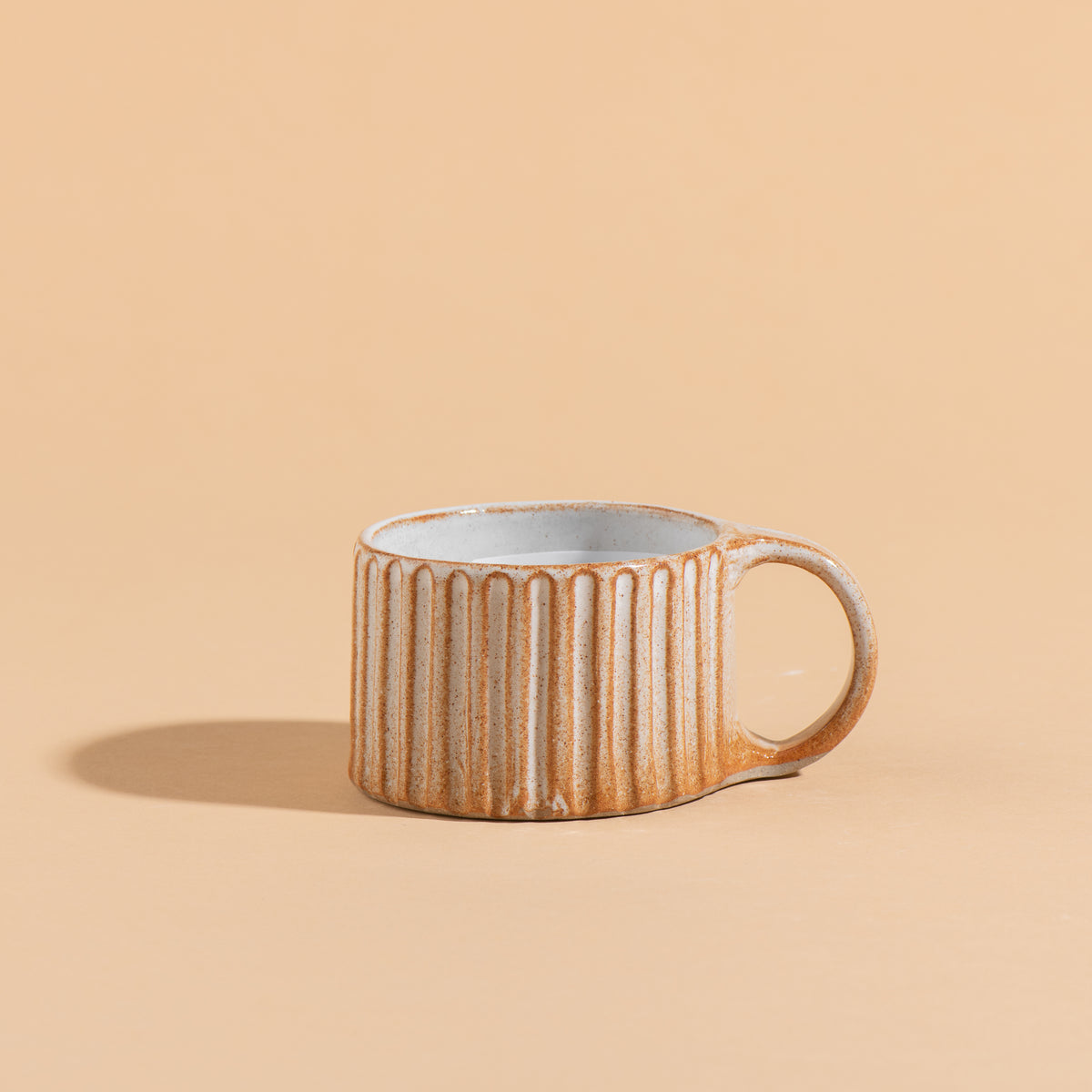 Carved Short Mug (Caramel)