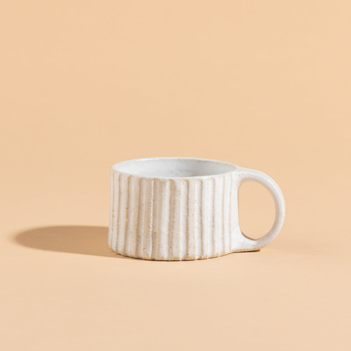Carved Short Mug (white)
