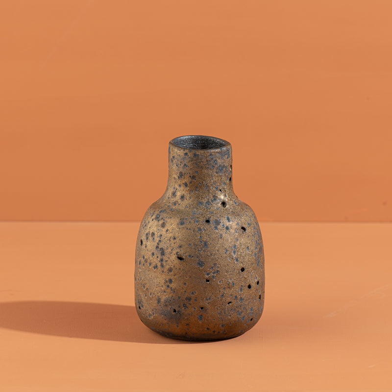 Volcanic Bronze Vase (f)