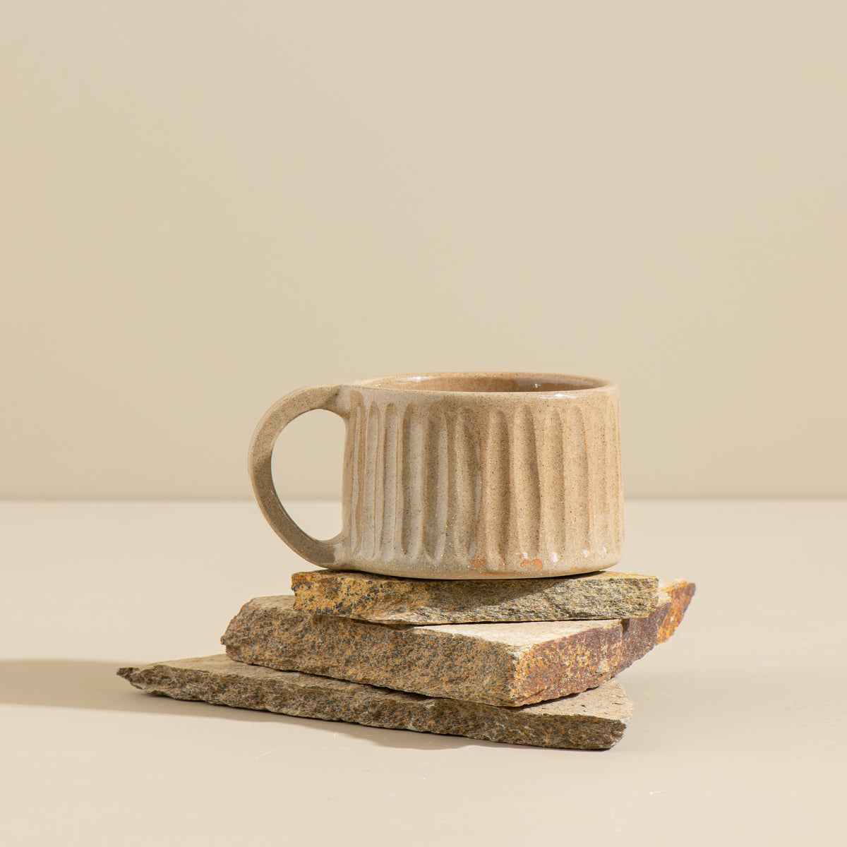 Carved Short Mug (Taupe)