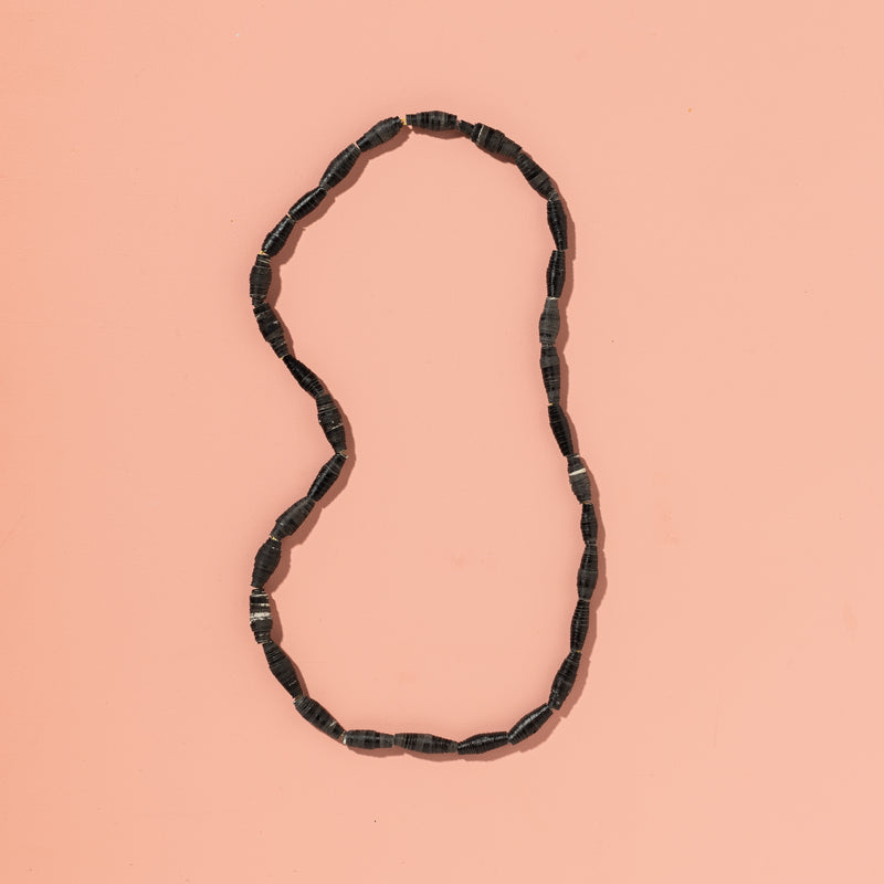 Single String Necklace (black)