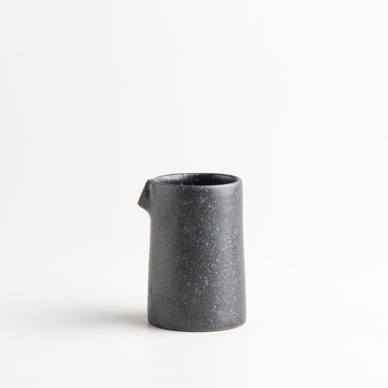 Pourer (black) - Boom Gallery